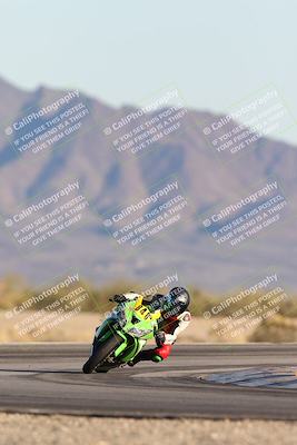 media/Dec-07-2025-CVMA (Sun) [[3e7d2de5dc]]/Race 17-Amateur Formula Middleweight/